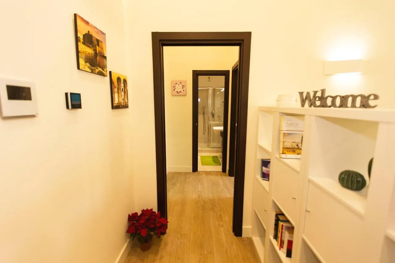 N A P Experience Apartments Неаполь Италия