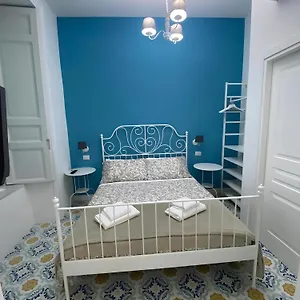 Appartement Luna Rossa, Napels